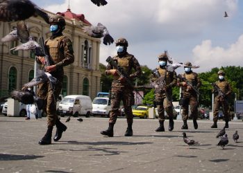Fotos: En su Día, los soldados sirven a la población salvadoreña