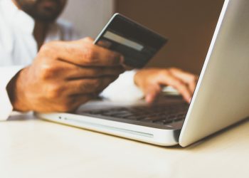 Más del 80 % de personas prefiere comprar con medios digitales en El Salvador: Defensoría del Consumidor