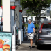 Estados Unidos levanta algunas restricciones para reducir déficit de gasolina
