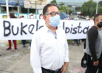 Poca afluencia de personas en protesta contra la Asamblea Legislativa en San Salvador