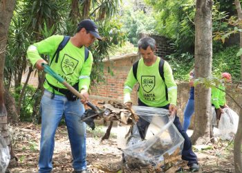 Alcaldía de Santa Tecla beneficiará a más de 30,000 familias con obras de mitigación, limpieza y fumigación 