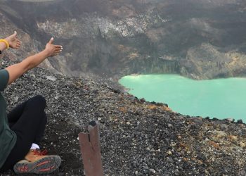Volcán Ilamatepec, el gigante con corazón turquesa