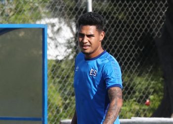 Ronald Rodríguez, defensa de la Selecta: «Si me toca jugar con Eriq Zavaleta debo aprender de él»