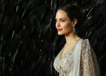 Angelina Jolie apoya a los refugiados malíes en Burkina Faso