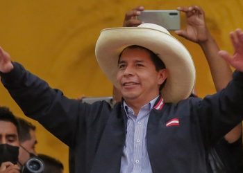 Pedro Castillo sigue adelante en escrutinio en Perú, aunque Keiko Fujimori se acerca