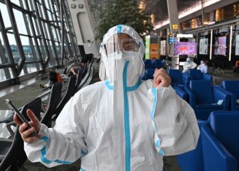 Aeropuerto chino de Shenzhen anula cientos de vuelos por un caso de COVID-19