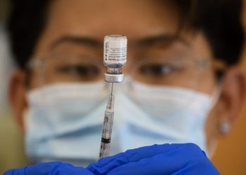 Brasil autoriza vacuna Pfizer para adolescentes mayores de 12 años