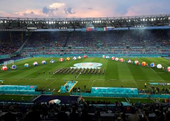El balón rueda por fin en la Eurocopa tras un año de retraso
