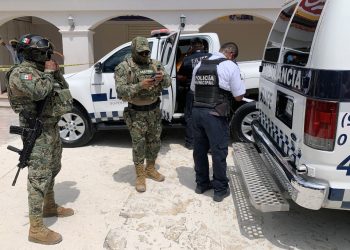 Balacera en playa de Cancún deja dos muertos y una turista de EE. UU. herida