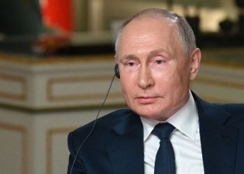 Putin considera «ridículo» decir que Moscú libra una guerra informática contra EE. UU.