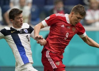 Rusia se mantiene con vida en Eurocopa con triunfo 1-0 sobre Finlandia