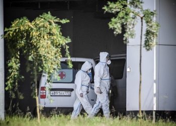 Variante Delta del virus dispara nuevos casos de covid-19 a un récord en Moscú