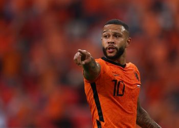 Barcelona ficha al delantero holandés Memphis Depay