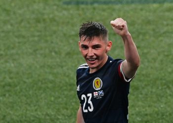 El escocés Billy Gilmour positivo al covid-19, los ingleses Ben Chilwell y Mason Mount aislados
