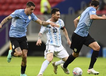 Con un Messi encendido, Argentina derrota a Uruguay en el clásico rioplatense