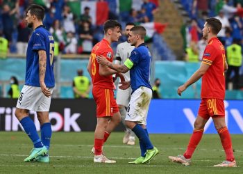 Gales se clasifica a octavos de la Eurocopa, Suiza conserva opciones