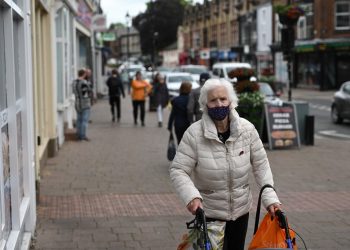 Gobierno británico, determinado a levantar restricciones antiCOVID el 19 de julio