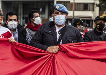 Militares retirados se manifiestan contra supuesto «fraude» electoral en Perú