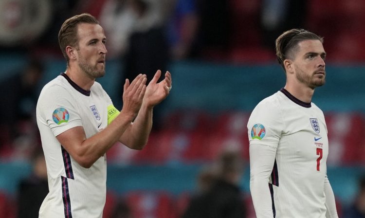Harry Kane (izq.) capitán de Inglaterra Foto: AFP