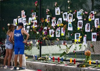 Fotos: Un memorial guarda los rostros de los desaparecidos en el desplome del edificio de Miami
