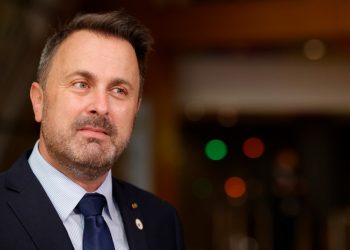 Primer ministro de Luxemburgo, Xavier Bettel, da positivo a la COVID-19