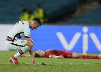 Cristiano Ronaldo se despide de la Eurocopa sin marcar y Schick amenaza su liderato