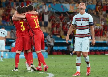 Bélgica elimina a Portugal, defensora del título, en octavos de Eurocopa