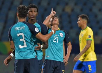 Ecuador le empata 1-1 a Brasil y avanza a cuartos de la Copa América