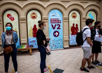 Putin se opone a vacunación obligatoria en Rusia pese a avance de variante Delta