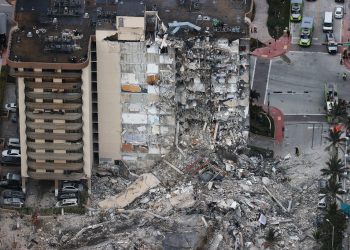 99 personas permanecen desaparecidas tras derrumbe del edificio en Florida
