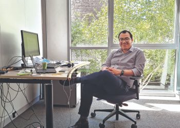 Salvadoreño salva vidas en la unidad de médula ósea en Francia
