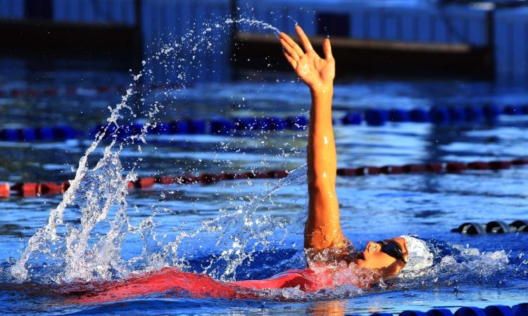 La nadadora Celina Márquez, ganó medalla de plata en los 100 m dorso en el CCCAN 2021 que se realiza en Puerto Rico. Foto Cortesía INDES.