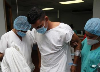 Rubén Batres, jugador de la selecta de playa, recibirá este jueves el alta médica tras ser operado con éxito