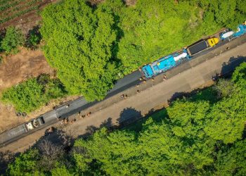 MOP realiza obras de mantenimiento en la carretera del Litoral