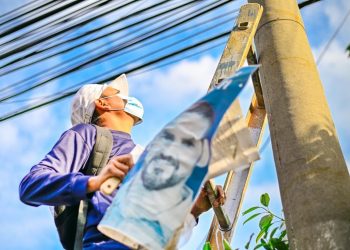 Alcaldía de San Salvador remueve propaganda política y publicidad en la ciudad