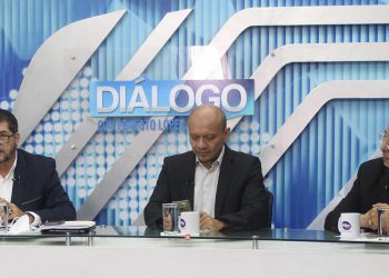 Abogados y analistas piden cancelar a ARENA y al FMLN por negociar con pandillas