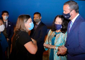 Llega a El Salvador comitiva estadounidense para impulsar lazos económicos
