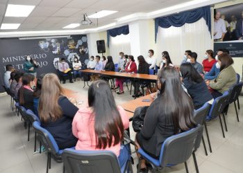 Primer grupo de salvadoreños con visas H2B sale mañana hacia Estados Unidos