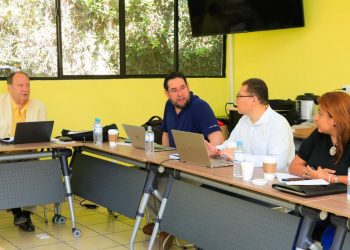Equipo propone incluir otros derechos en la Constitución