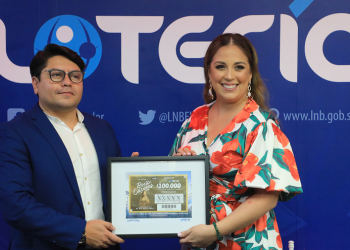 Lotería celebra a los papás con sorteo dedicado a Rocío Cáceres