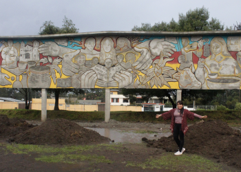 Fotos: Salvadoreños participan en creación de mural esgrafiado