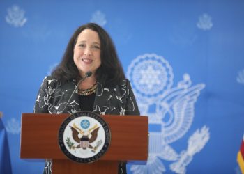 «Es un privilegio estar de vuelta»: Jean Manes ya se encuentra en El Salvador