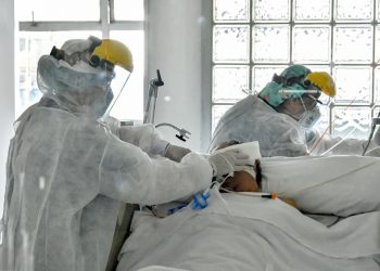 Colombia con récord de 28,624 casos en un día