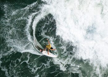 El Salvador es la nueva meca del surf mundial: Los Ángeles Times
