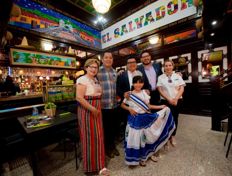 Así es el restaurante salvadoreño más grande de Europa