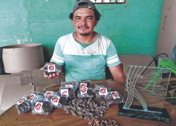 Élmer sueña con vender su cacao a escala internacional