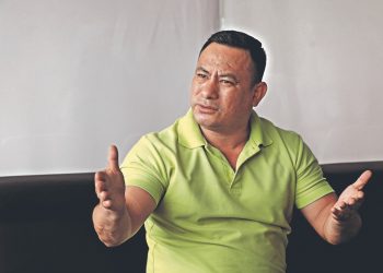 Perdió a su hijo e intentó suicidarse, ahora se dedica a enseñar el valor de la familia: la conmovedora historia del payaso Chocoyito