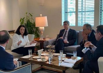 Encargada de Negocios de la Embajada de EE. UU. se reunió con el BID y Banco Mundial para conocer el panorama financiero de El Salvador