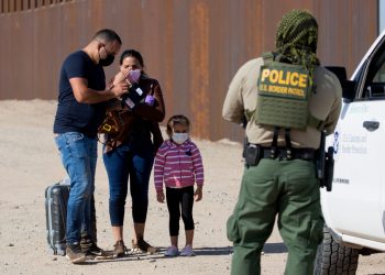 Otros 29 niños migrantes se reunirán con sus familias