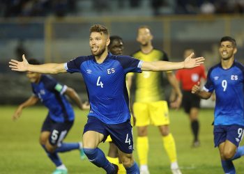 Carlos Zavaleta: «Estaba un poco preocupado, pero el gol de Eriq me tranquilizó»